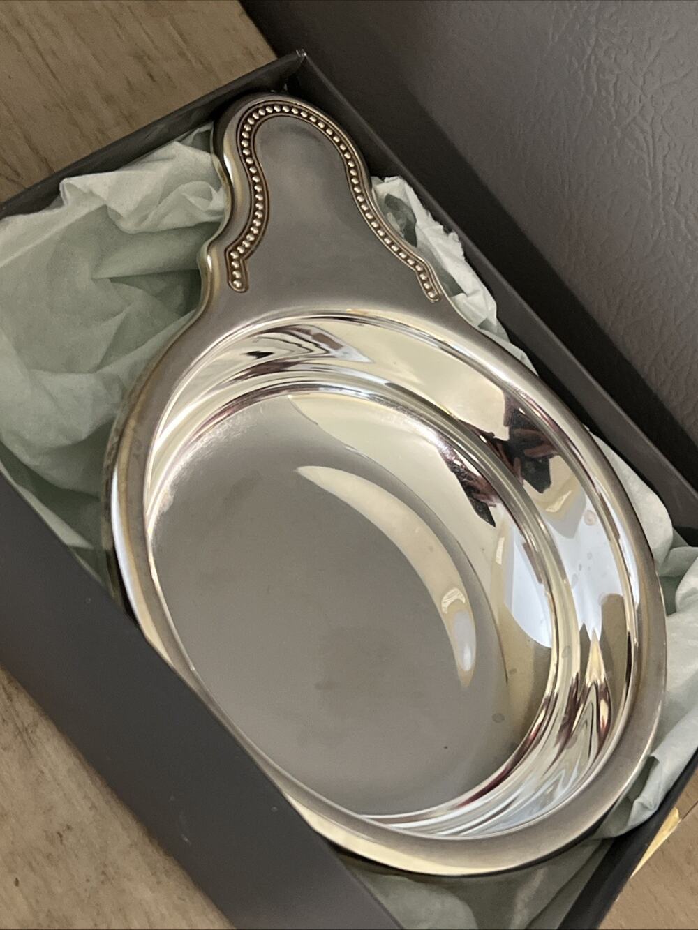 Oneida Baby Porringer Bowl w/ Embossed Handle Sllverplate Made in USA New!